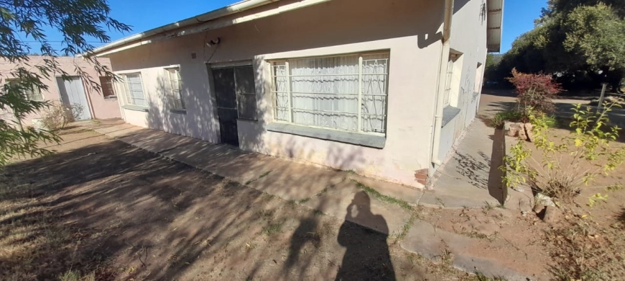 4 Bedroom Property for Sale in Dealesville Free State